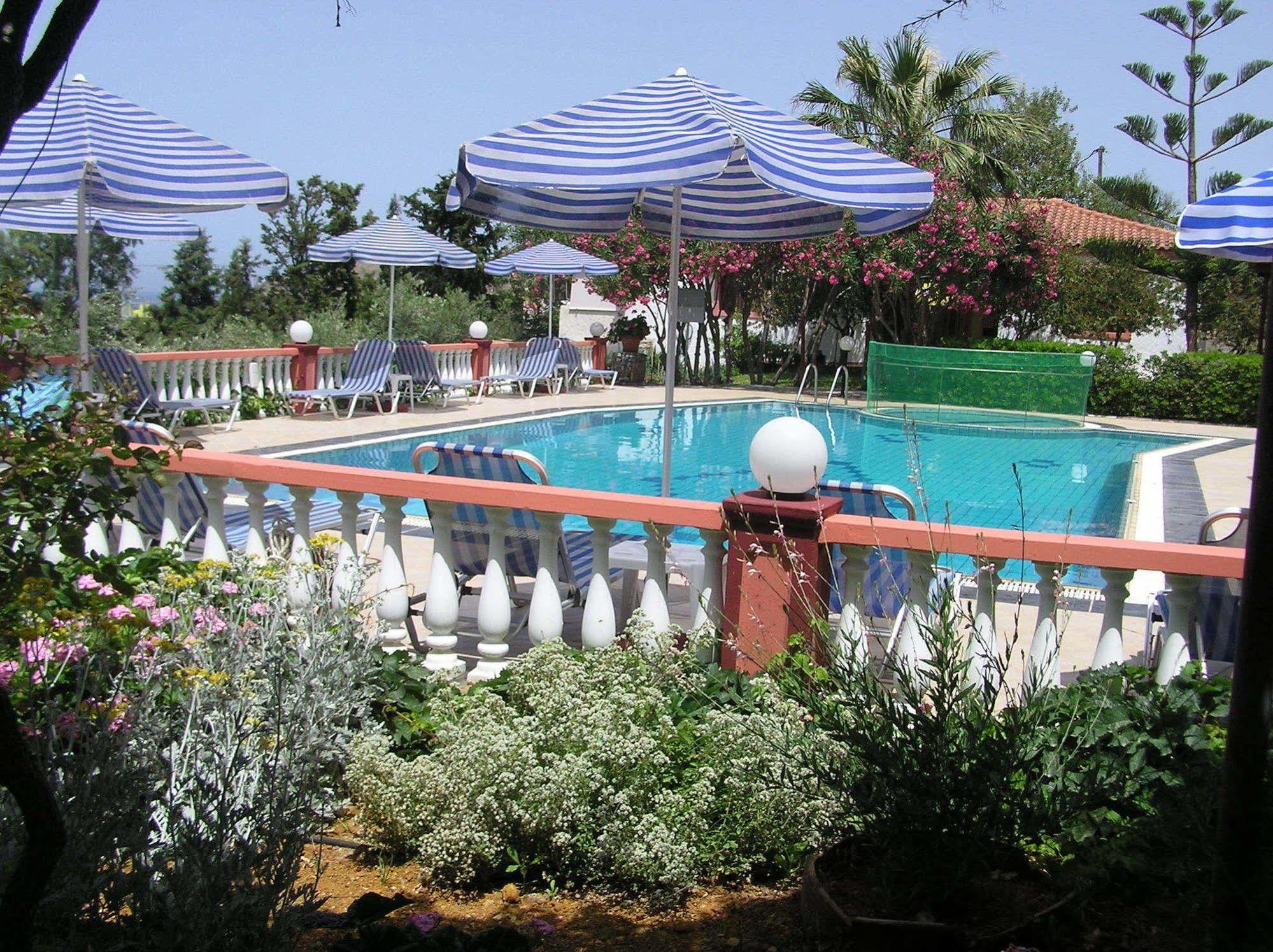 Knossos Aparthotel Panormos  Exterior photo